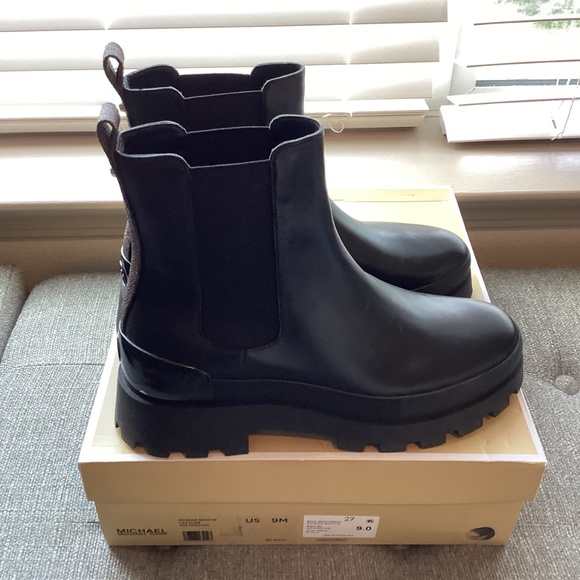 MICHAEL MICHAEL KORS Women's Rowan Pull-On Ankle Chelsea Booties, size 9, $260 - Picture 8 of 13